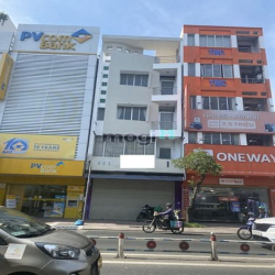 Cho thuê nhà 6x15m  4 lầu  mặt tiền Khánh Hội, P. 3, Quận 4