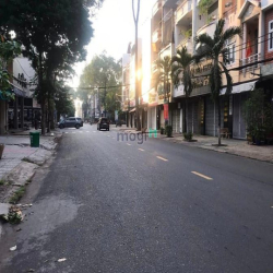 Bán nhà MT  đường Số 19, P. BTĐB, 4.5 x 15m,6.5 tấm, giá 15.5 tỷ