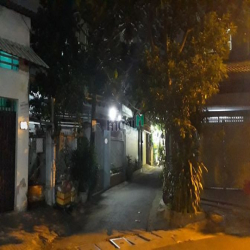 Bán nhà mặt tiền đường 379, Lê Văn Việt, Q9, 100m2, dòng tiền 15tr/th.