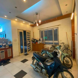 Bán nhà Xuân Thủy, Cầu Giấy 61m 4 tầng mặt 8m, ô tô qua nhà, kd, spa