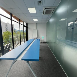 Cho thuê Văn phòng 200m2 đã set up sẵn MT Trần Hưng Đạo gần Monarchy