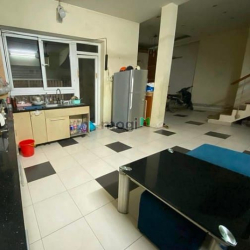 Bán nhà Xuân Thủy, Cầu Giấy 61m 4 tầng mặt 8m, ô tô qua nhà, kd, spa