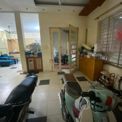 Bán nhà Xuân Thủy, Cầu Giấy 61m 4 tầng mặt 8m, ô tô qua nhà, kd, spa