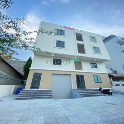 Trống duplex cửa sổ trời,full nội thất, thang máy, an ninh