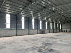 Cho thuê nhà xưởng 700m2 mặt tiền đ. số 6, p. Hiệp Bình Phước, Thủ Đức