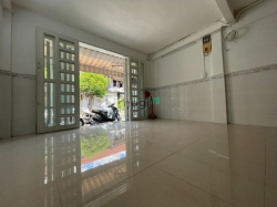 Bán Nhà Hẻm Xe Hơi Quận 4. OTO vào nhà.