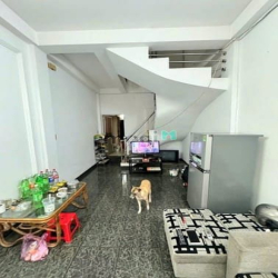 Bán Gấp! HXH, 2 tầng, giáp Quận 1, gần 60m2, 3PN, KD sầm uất, sổ riêng