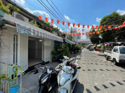 Bán Nhà Hẻm Xe Hơi Quận 4. OTO vào nhà.