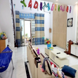 VIP PHAN VĂN HỚN- 3 CĂN RA MẶT TIỀN – Ngang 6m nở hậu – 73m2- 2 tầng