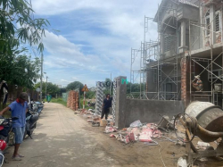 Nhà 1 trệt 1 lầu 2pn pháp lý cao nhất dt 100m2 cách mt Hương Lộ 150m