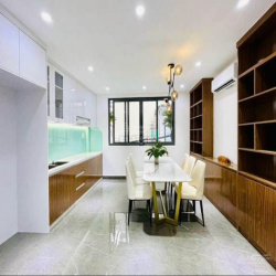Siêu Hot !Nhà Đẹp Cần Bán Trần Quang Diệu,P14,Q3.80m2,giá2tỷ500,Sổ sẵn