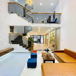 Siêu Hot !Nhà Đẹp Cần Bán Trần Quang Diệu,P14,Q3.80m2,giá2tỷ500,Sổ sẵn