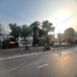 Bán nhà 313 Nguyễn Thị Thập, Quận 7. DT 28x60m, nở 31m, DTCN: 1715m2