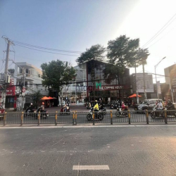 Bán nhà 313 Nguyễn Thị Thập, Quận 7. DT 28x60m, nở 31m, DTCN: 1715m2