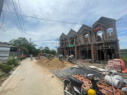 Nhà 1 trệt 1 lầu 2pn pháp lý cao nhất dt 100m2 cách mt Hương Lộ 150m