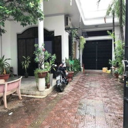 Cho Thuê Nhà Nguyễn Minh Hoàng, P12, Q.Tân Bình, 8x20m, 2 lầu sân vườn