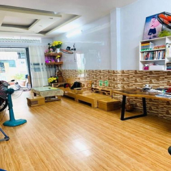 Hẻm xe hơi  58 m2. Giá 4,6 tỷ , nhà mới, công chứng ngay
