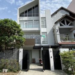 Cho thuê biệt thự khu Compound 215 Nguyễn Văn Hưởng, p.Thảo Điền Q2