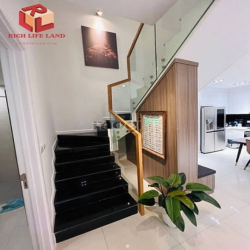 C/hộ duplex rất đẹp, full nội thất cao cấp thuộc dự án Estella Heights