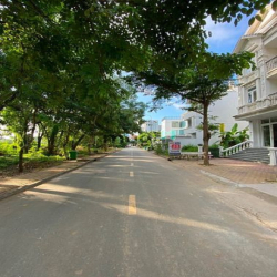 Bán Nhà phố KDC Thế kỉ 21 hầm thang máy DT160m2 giá 26.9 tỷ alo em Nhi