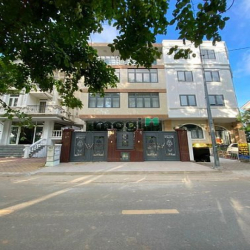 Bán Nhà phố KDC Thế kỉ 21 hầm thang máy DT160m2 giá 26.9 tỷ alo em Nhi