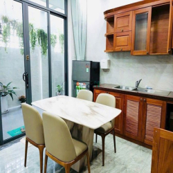 Bán Nhà phố KDC Thế kỉ 21 hầm thang máy DT160m2 giá 26.9 tỷ alo em Nhi