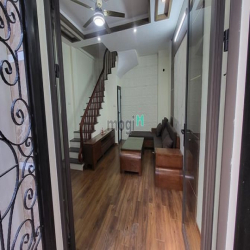 Bán Nhà 32m x 4 Tầng Phố Trạm, Gần Aeon, Cầu Vĩnh Tuy, Full Nội thất