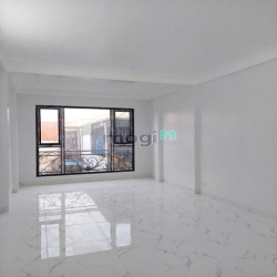 Bán nhà Định Công Thượng  DT: 41m2 x 5T, giá 5.85 tỷ ô tô đỗ cửa .