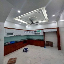 Bán nhà Định Công Thượng  DT: 41m2 x 5T, giá 5.85 tỷ ô tô đỗ cửa .