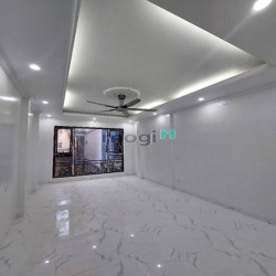 Bán nhà Định Công Thượng  DT: 41m2 x 5T, giá 5.85 tỷ ô tô đỗ cửa .