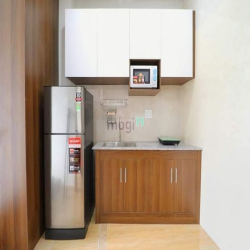 Căn hộ 2 phòng ngủ_ full nội thất_ ban công_ 50m2_ trung tâm Q1