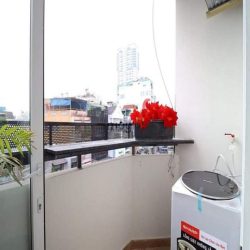 Căn hộ 2 phòng ngủ_ full nội thất_ ban công_ 50m2_ trung tâm Q1