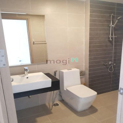 Mình cần cho thuê Officetel RiverGate, 35 m2, có máy lạnh, rèm