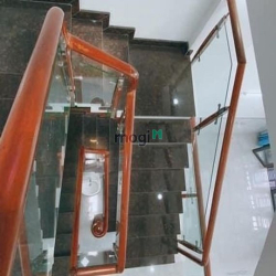 Nhà 3 tầng ô tô đỗ cửa, khu Chợ Vải Lạc Long Quân, 4.2 tỷ