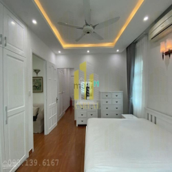 Cho thuê villa Nguyễn Văn Hưởng - Hồ bơi sân vườn