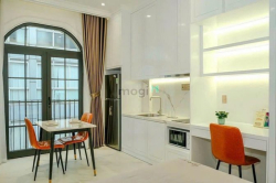 Studio ban công cửa sổ lớn máy giặt riêng Tôn Thất Thuyết Quận 4