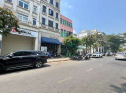 Nhà phố nội khu Hưng Gia 3, Phú Mỹ Hưng có thang máy đang cần bán