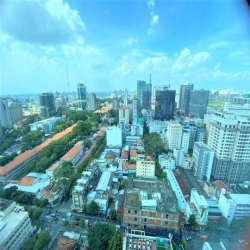 Cán căn hộ Vinhomes Đồng khởi 205m2, 4PN, view Landmark 81 + Nhà Thờ