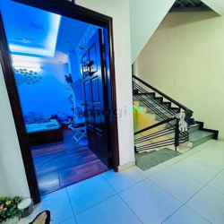 Nhà trung tâm Nguyễn Văn Thương Bình Thạnh, hẻm xe tải, 5 tầng,