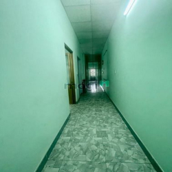 Cho thuê nhanh nhà 1 trệt 1 lầu nội thất cơ bản, Ngay KDC Tân Phong