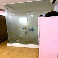 Bán nhà 81m2 có sân để ô tô mặt tiền đường 10 Linh Chiểu