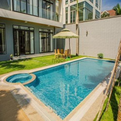 Cho thuê villa 800m2 Thảo Điền, có hồ bơi sân vườn giá 160 tr/tháng