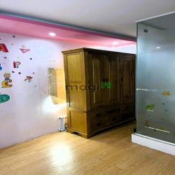Bán nhà 81m2 có sân để ô tô mặt tiền đường 10 Linh Chiểu