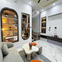 Nhà giá rẻ ở đường Trần Quang Diệu, Q3, 90m2, 4tỷ250, Sổ sẵn