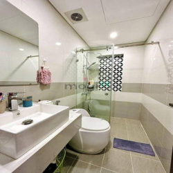 Nhà giá rẻ ở đường Trần Quang Diệu, Q3, 90m2, 4tỷ250, Sổ sẵn