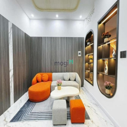 Nhà giá rẻ ở đường Trần Quang Diệu, Q3, 90m2, 4tỷ250, Sổ sẵn