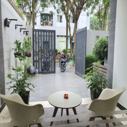 Bán biệt thự tấn trường, 8x18.5,4tầng đẹp full nội thất cao cấp, 22ty9