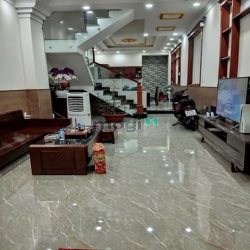 Bán nhà 1 trệt, 3 lầu, Dương Đức Hiền đường lớn xe hơi vô tận cửa