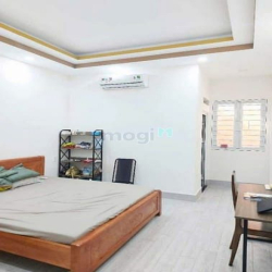 Bán nhà 1 trệt, 3 lầu, Dương Đức Hiền đường lớn xe hơi vô tận cửa