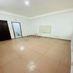 Cho thuê nhà nguyên căn mặt tiền đường trong khu K300
